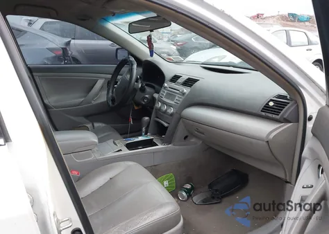 2011 Toyota Camry Le z USA, uszkodzony, nr VIN 4T1BF3EKXBU645765